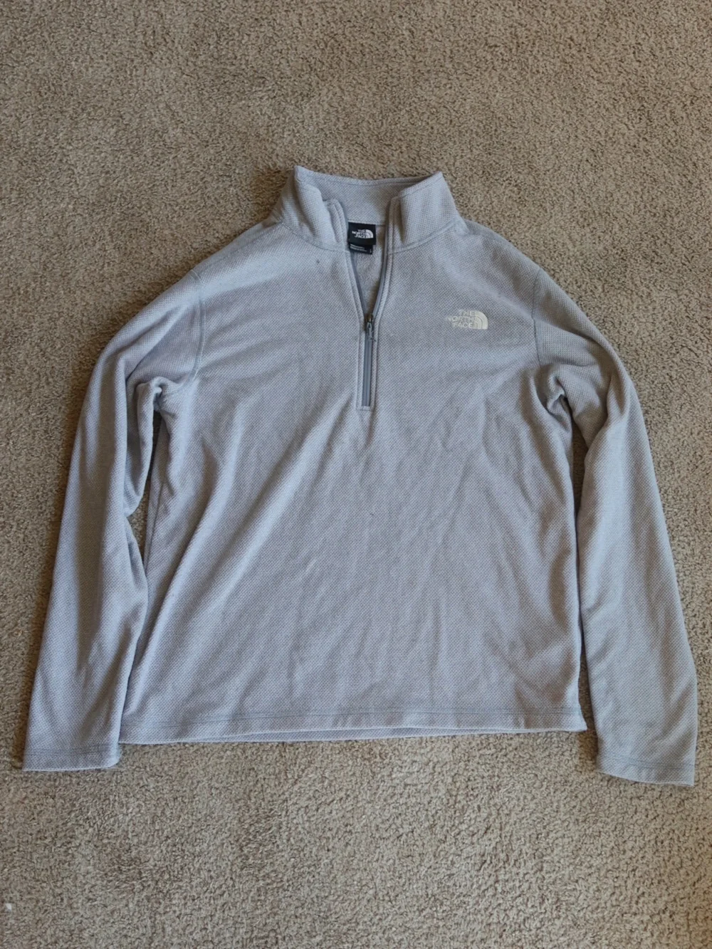 The North Face Men's Light Gray Half-Zip Fleece Pullover